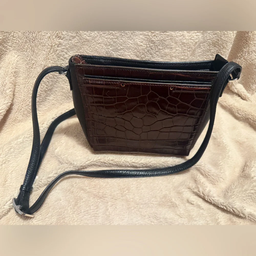 EUC Brighton Crocodile Embossed Leather Crossbody Bag - Picture 3 of 13
